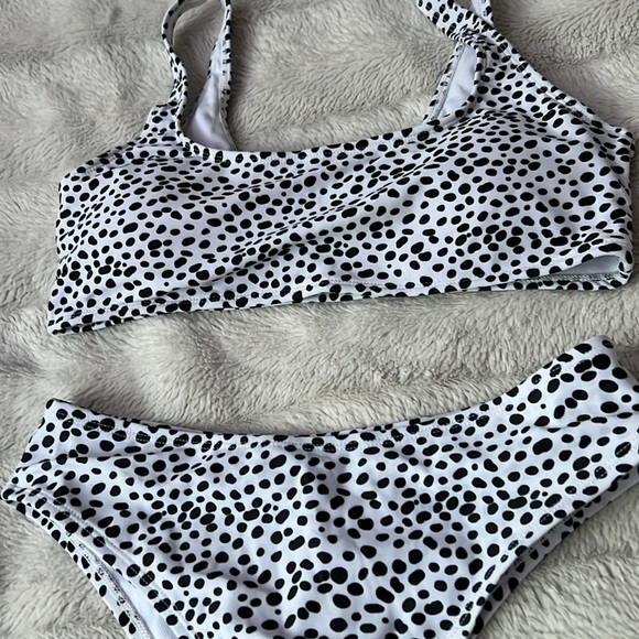 bikini top and bottoms - Picture 2 of 3